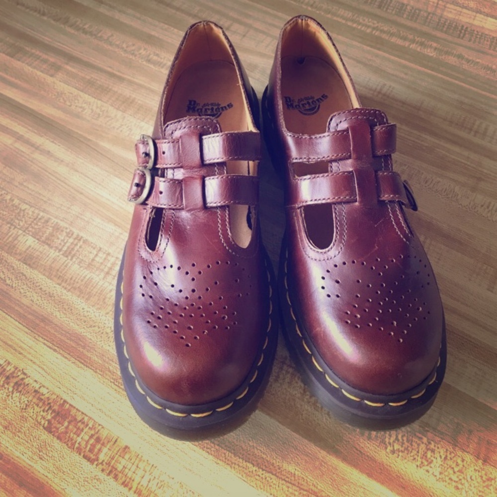 Vintage Mary Jane brown Doc’s💐